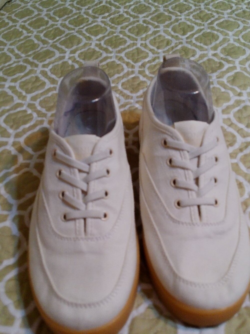VIONIC OFF WHITE SNEAKERS SIZE 8 GREAT CONDITION SLIP ON